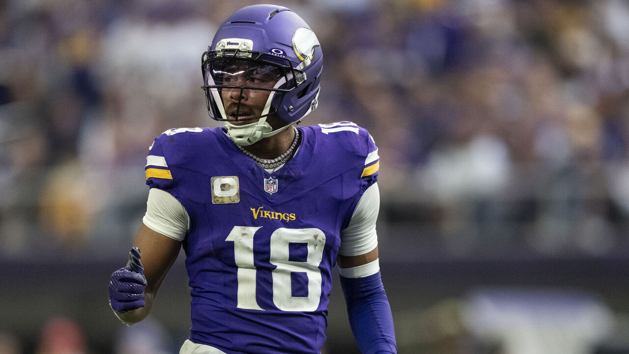 MINNEAPOLIS, MINNESOTA - NOVEMBER 9: Justin Jefferson #18 of the Minnesota Vikings signals as he lines up during an NFL football game against the Baltimore Ravens at U.S. Bank Stadium on November 09, 2025 in Minneapolis, Minnesota.
