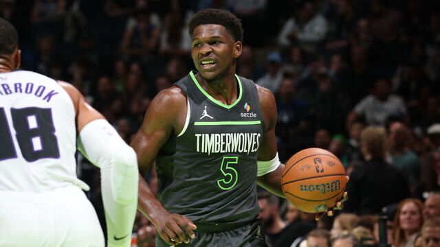 MINNEAPOLIS, MN - NOVEMBER 14: Anthony Edwards #5 of the Minnesota Timberwolves drives to the basket during the game against the Sacramento Kings during the 2025-26 Emirates Cup on November 14, 2025 at Target Center in Minneapolis, Minnesota. Mandatory Copyright Notice: Copyright 2025 NBAE