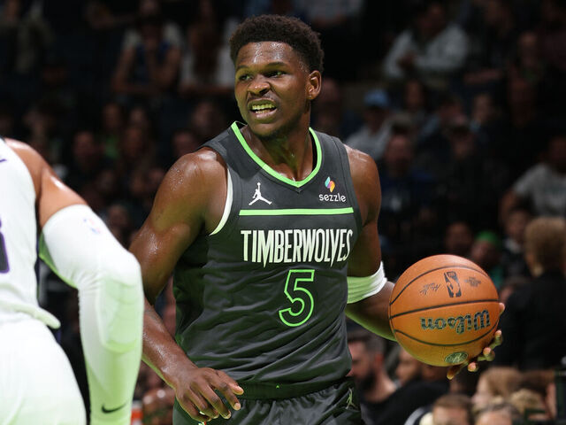 MINNEAPOLIS, MN - NOVEMBER 14: Anthony Edwards #5 of the Minnesota Timberwolves drives to the basket during the game against the Sacramento Kings during the 2025-26 Emirates Cup on November 14, 2025 at Target Center in Minneapolis, Minnesota. Mandatory Copyright Notice: Copyright 2025 NBAE