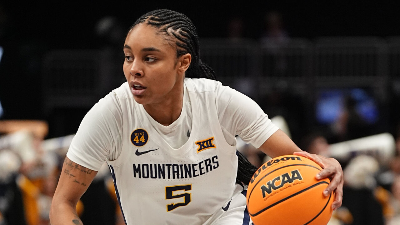 KANSAS CITY, MISSOURI - MARCH 7: Sydney Shaw #5 of the West Virginia Mountaineers goes to the basket against the Kansas State Wildcats. during the first half in the quarterfinal round of the womens Big 12 Championship at T-Mobile Center on March 7, 2025 in Kansas City, Missouri.