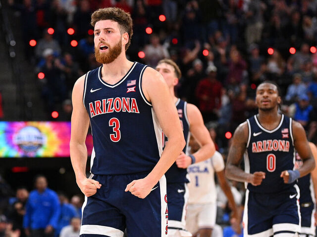 INGLEWOOD, CA - NOVEMBER 14: Arizona Wildcats guard Anthony Dell'Orso (3) celebrates after making a key three pointer during the Hall of Fame Series Los Angeles, a men's college basketball game between Arizona Wildcats vs. UCLA Bruins on November 14, 2025 at Intuit Dome in Los Angeles, California.