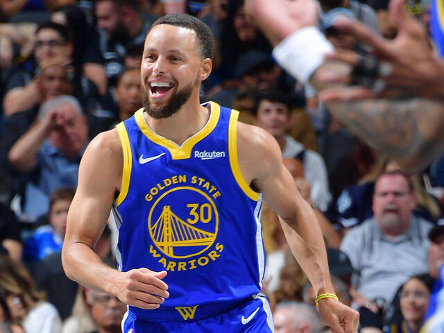 SAN ANTONIO, TX - NOVEMBER 14: Stephen Curry #30 of the Golden State Warriors smiles during the game against the San Antonio Spurs during the 2025-26 Emirates Cup on November 14, 2025 at the Frost Bank Center in San Antonio, Texas. Mandatory Copyright Notice: Copyright 2025 NBAE (Photos by Michael Gonzales/NBAE via Getty Images)