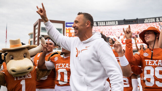 AUSTIN, TEXAS - NOVEMBER 1: Texas Longhorns head coach Steve Sarkisian celebrates the team's 34-31 win over the Vanderbilt Commodores at Darrell K RoyalTexas Memorial Stadium in Austin, Nov. 1, 2025. (Sara Diggins/The Austin American-Statesman via Getty Images)