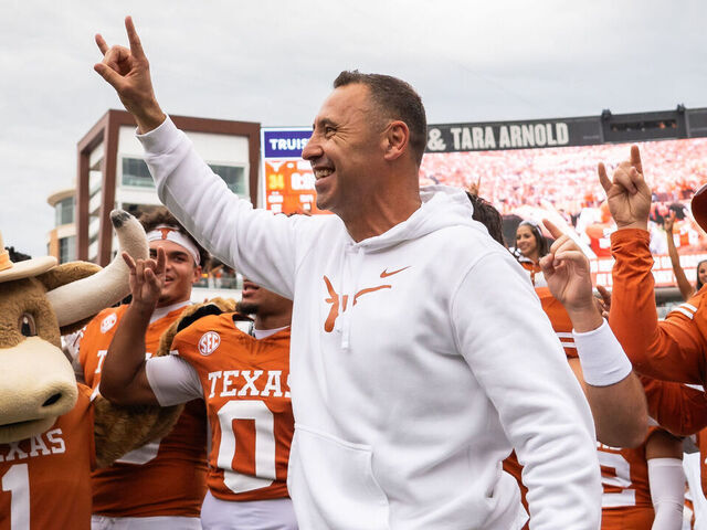 5-star CB Meredith commits to Texas