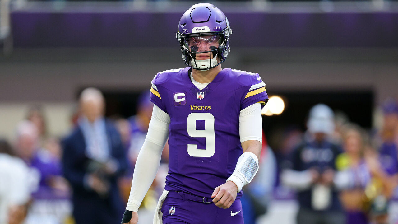 MINNEAPOLIS, MINNESOTA - NOVEMBER 16: J.J. McCarthy #9 of the Minnesota Vikings looks on during the first quarter against the Chicago Bears at U.S. Bank Stadium on November 16, 2025 in Minneapolis, Minnesota.