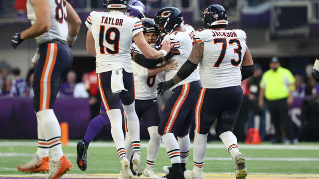 MINNEAPOLIS, MINNESOTA - NOVEMBER 16: Cairo Santos #8 of the Chicago Bears celebrates with the team after kicking the game-winning field goal to beat the Minnesota Vikings 19-17 at U.S. Bank Stadium on November 16, 2025 in Minneapolis, Minnesota.