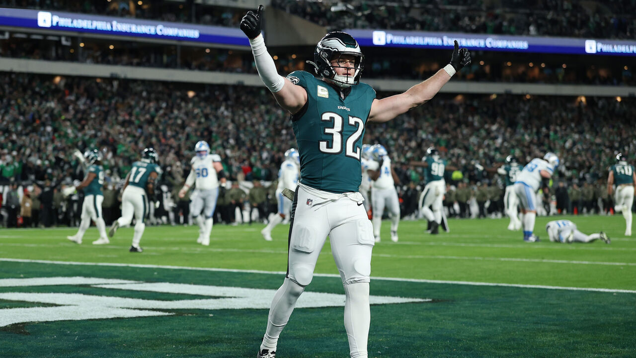 PHILADELPHIA, PENNSYLVANIA - NOVEMBER 16: Reed Blankenship #32 of the Philadelphia Eagles reacts to a defensive stop during the second half of a game against the Detroit Lions at Lincoln Financial Field on November 16, 2025 in Philadelphia, Pennsylvania.