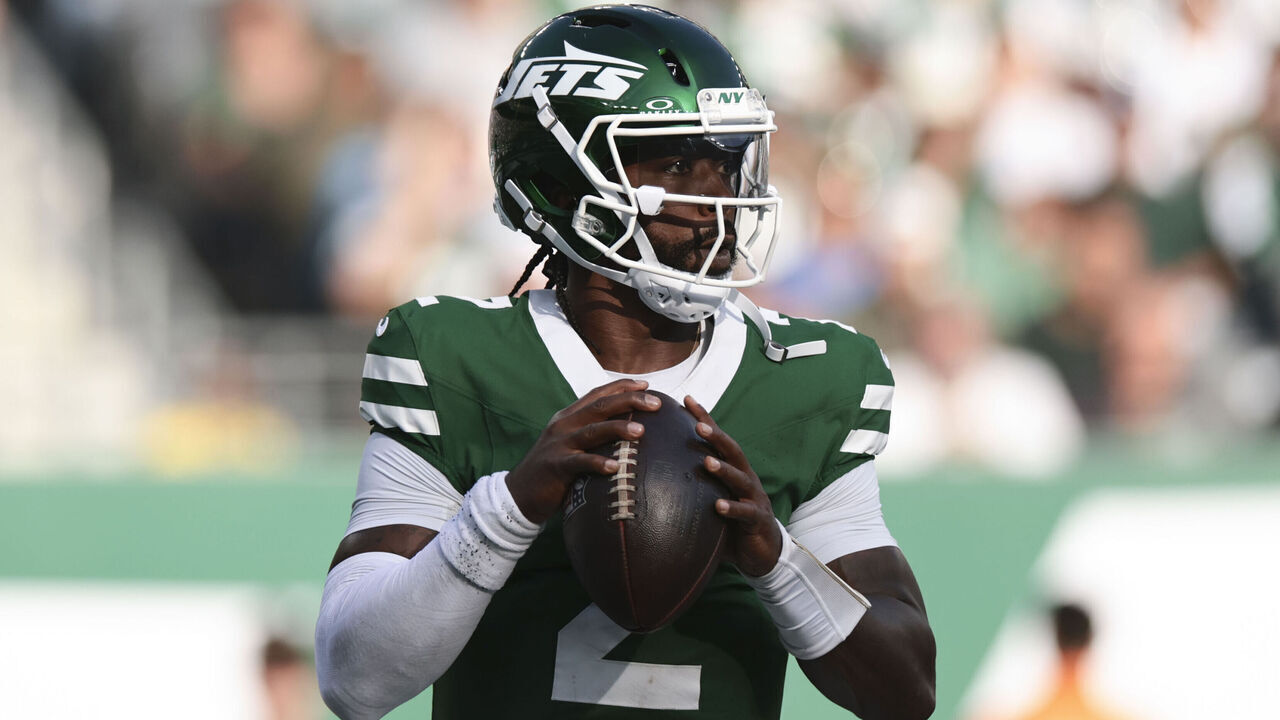 EAST RUTHERFORD, NEW JERSEY - OCTOBER 19: Tyrod Taylor #2 of the New York Jets looks to throw the football against the Carolina Panthers during the second half at MetLife Stadium on October 19, 2025 in East Rutherford, New Jersey.