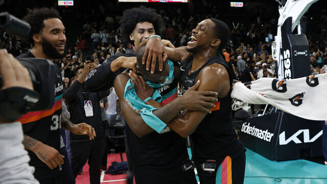 SAN ANTONIO, TX - NOVEMBER 20: De'Aaron Fox #4 of the San Antonio Spurs celebrates with David Jones Garcia #25 after they defeated Atlanta Hawks at Frost Bank Center on November 20, 2025 in San Antonio, Texas. NOTE TO USER: User expressly acknowledges and agrees that, by downloading and or using this photograph, User is consenting to terms and conditions of the Getty Images License Agreement.
