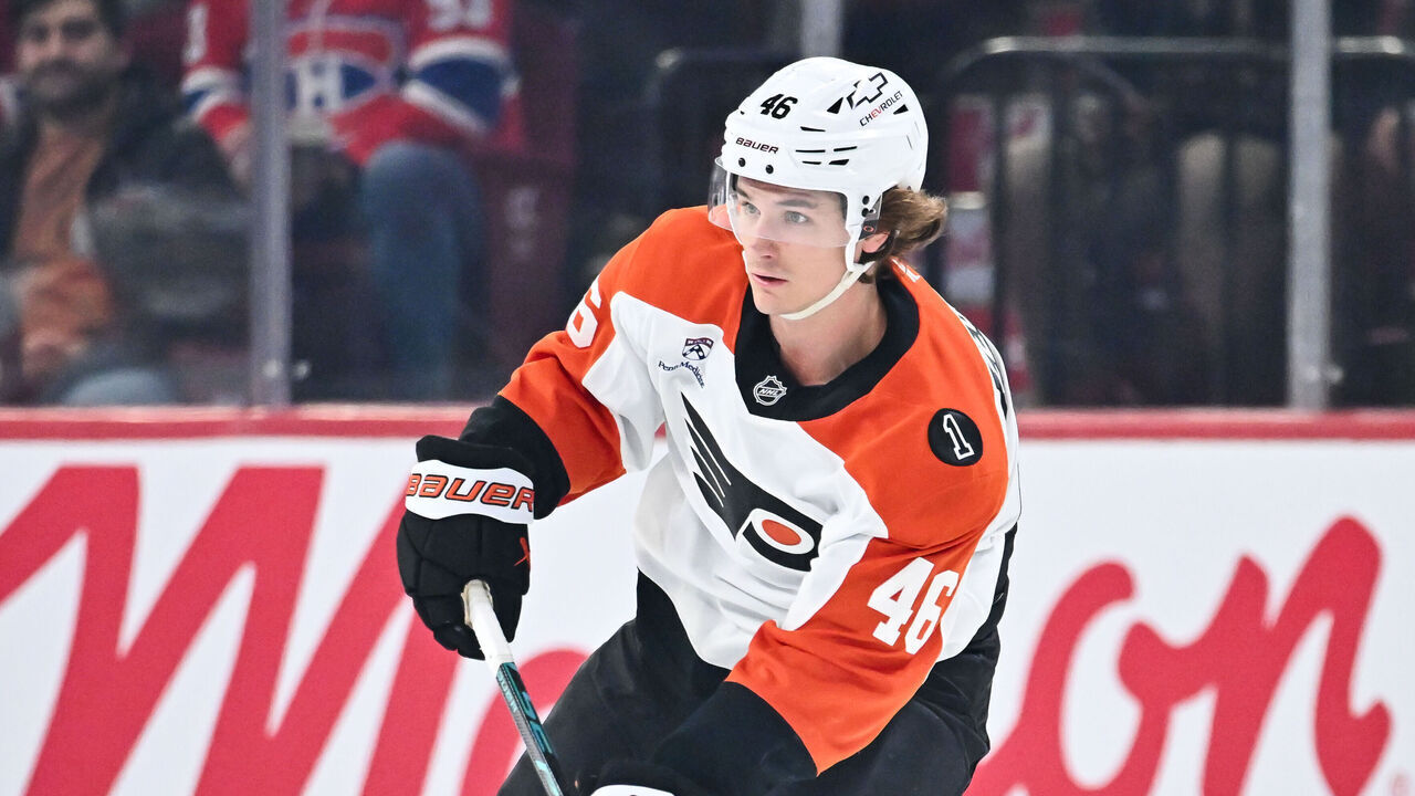 MONTREAL, CANADA - NOVEMBER 04: Trevor Zegras #46 of the Philadelphia Flyers handles the puck during the first period against the Montréal Canadiens at the Bell Centre on November 4, 2025 in Montreal, Quebec, Canada. The Philadelphia Flyers defeated the Montréal Canadiens 5-4 in a shootout.