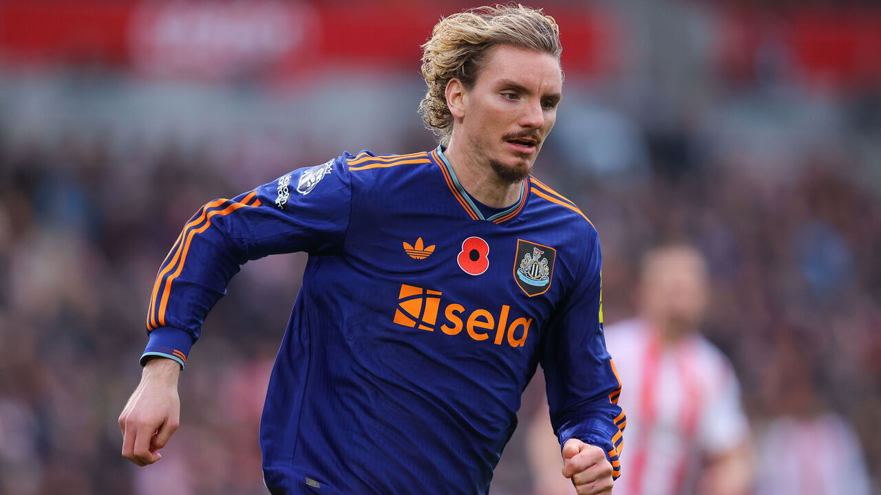 BRENTFORD, ENGLAND - NOVEMBER 09: Nick Woltemade of Newcastle United during the Premier League match between Brentford and Newcastle United at Gtech Community Stadium on November 09, 2025 in Brentford, England.
