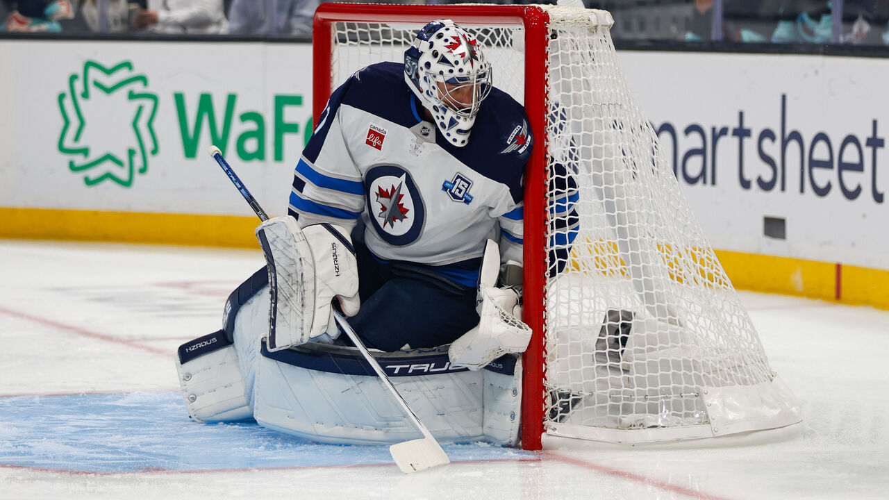 SEATTLE, WA - NOVEMBER 13: Goaltender Connor Hellebuyck #37 of the Winnipeg Jets defends the net during an NHL game between the Winnipeg Jets and the Seattle Kraken on November 13, 2025, at Climate Pledge Arena in Seattle, Washington.