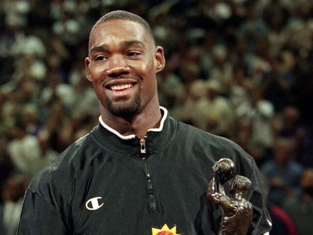 2 May 2000: Rodney Rogers #54 of the Phoenix Suns recieves his sixth Man Award during the NBA Western Conference Playoffs Round One Game against the San Antonio Spurs at American West Arena in Phoenix, Arizona. The Suns defeated the Spurs 89-78. NOTE TO USER: It is expressly understood that the only rights Allsport are offering to license in this Photograph are one-time, non-exclusive editorial rights. No advertising or commercial uses of any kind may be made of Allsport photos. User acknowledges that it is aware that Allsport is an editorial sports agency and that NO RELEASES OF ANY TYPE ARE OBTAINED from the subjects contained in the photographs.Mandatory Credit: Tom Hauck /Allsport