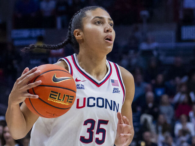 STORRS, CONNECTICUT - NOVEMBER 09: Azzi Fudd #35 of the Connecticut Huskies plays against the Florida State Seminoles during the first half of an NCAA women's basketball game at Harry A. Gampel Pavilion on November 09, 2025 in Storrs, Connecticut.