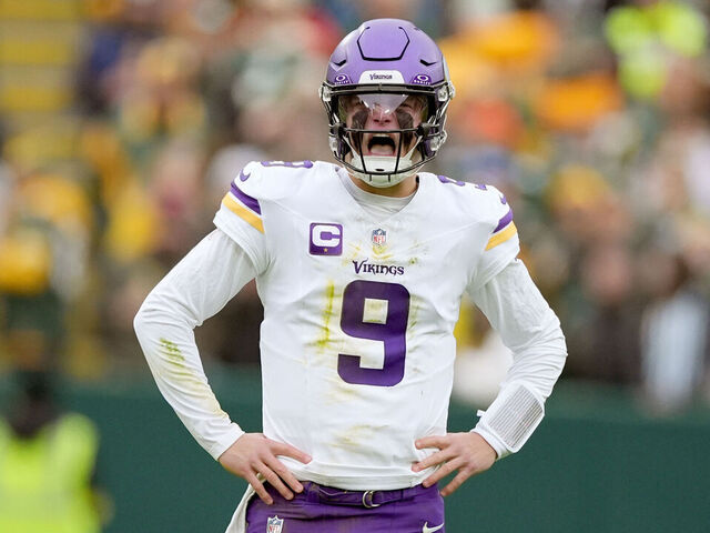 Vikings' McCarthy in concussion protocol after postgame symptoms | theScore.com