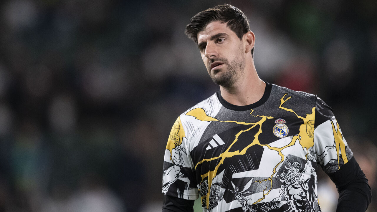 ELCHE, SPAIN - NOVEMBER 23: Thibaut Courtois of Real Madrid CF looks on during the Spanish league, La Liga EA Sports, football match played between Elche CF and Real Madrid C.F. at Manuel Martinez Valero Stadium on November 23, 2025 in Elche, Spain.