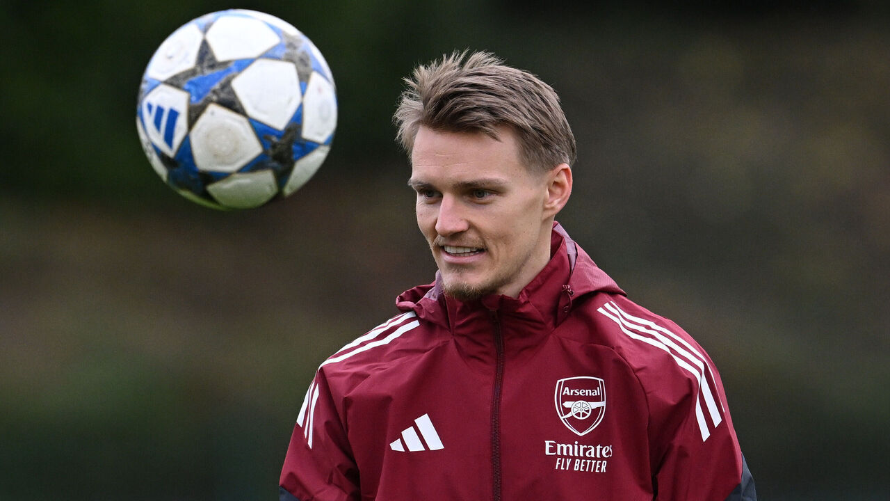 LONDON COLNEY, ENGLAND - NOVEMBER 25: Martin Odegaard of Arsenal during the Arsenal training session at Sobha Realty Training Centre on November 25, 2025 in London Colney, England.