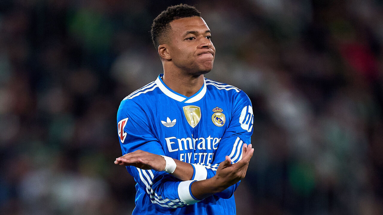 ELCHE, SPAIN - NOVEMBER 23: Kylian Mbappe of Real Madrid reacts during the LaLiga EA Sports match between Elche CF and Real Madrid CF at Estadio Manuel Martinez Valero on November 23, 2025 in Elche, Spain.
