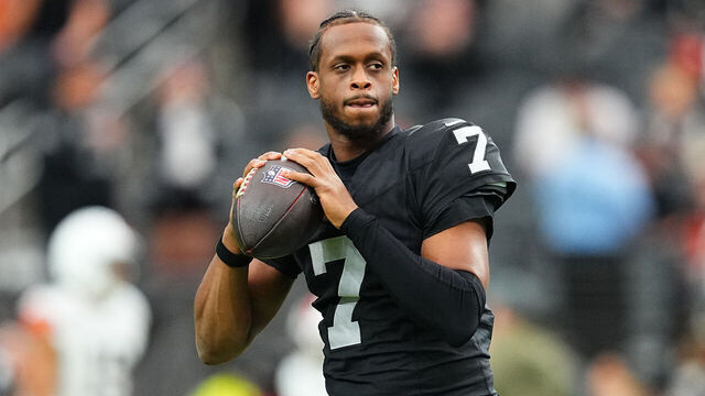 LAS VEGAS, NEVADA - NOVEMBER 23: Geno Smith #7 of the Las Vegas Raiders warms up before the game against the Cleveland Browns at Allegiant Stadium on November 23, 2025 in Las Vegas, Nevada.