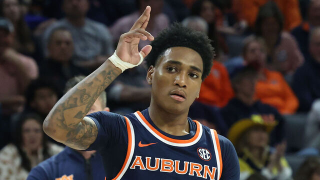 LAS VEGAS, NV - NOVEMBER 25: Auburn Tigers guard Tahaad Pettiford (0) in action during the Players Era Festival on Tuesday, Nov. 25, 2025, at the Michelob ULTRA Arena at Mandalay Bay Resort and Casino in Las Vegas, NV.