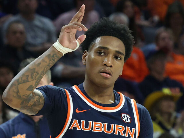 LAS VEGAS, NV - NOVEMBER 25: Auburn Tigers guard Tahaad Pettiford (0) in action during the Players Era Festival on Tuesday, Nov. 25, 2025, at the Michelob ULTRA Arena at Mandalay Bay Resort and Casino in Las Vegas, NV.