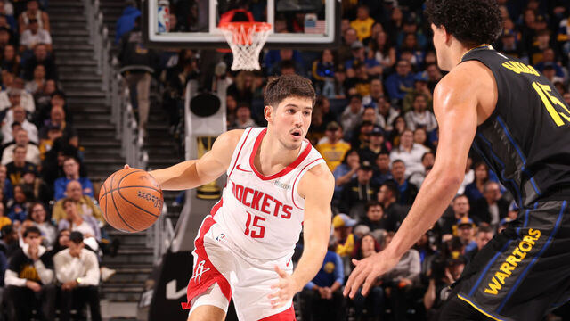 SAN FRANCISCO, CA - NOVEMBER 26: Reed Sheppard #15 of the Houston Rockets handles the ball during the game against the Golden State Warriors during the 2025-26 NBA Emirates Cup on November 26, 2025 at Chase Center in San Francisco, California. NOTE TO USER: User expressly acknowledges and agrees that, by downloading and or using this photograph, user is consenting to the terms and conditions of Getty Images License Agreement. Mandatory Copyright Notice: Copyright 2025 NBAE