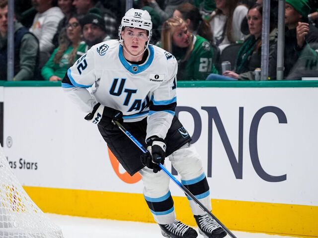 Cooley helped off ice after Toropchenko's kneeing major | theScore