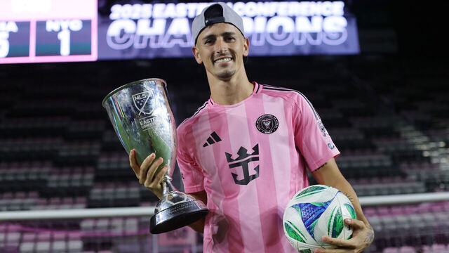 FORT LAUDERDALE, FLORIDA - NOVEMBER 29: Tadeo Allende #21 of Inter Miami CF celebrates with the trophy after winning the Audi 2025 MLS Cup eastern conference final match between Inter Miami CF and New York City FC at Chase Stadium on November 29, 2025 in Fort Lauderdale, Florida.