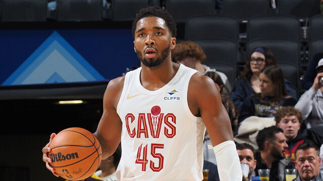 INDIANAPOLIS, IN - DECEMBER 1: Donovan Mitchell #45 of the Cleveland Cavaliers dribbles the ball during the game against the Indiana Pacers on December 1, 2025 at Gainbridge Fieldhouse in Indianapolis, Indiana. Mandatory Copyright Notice: Copyright 2025 NBAE