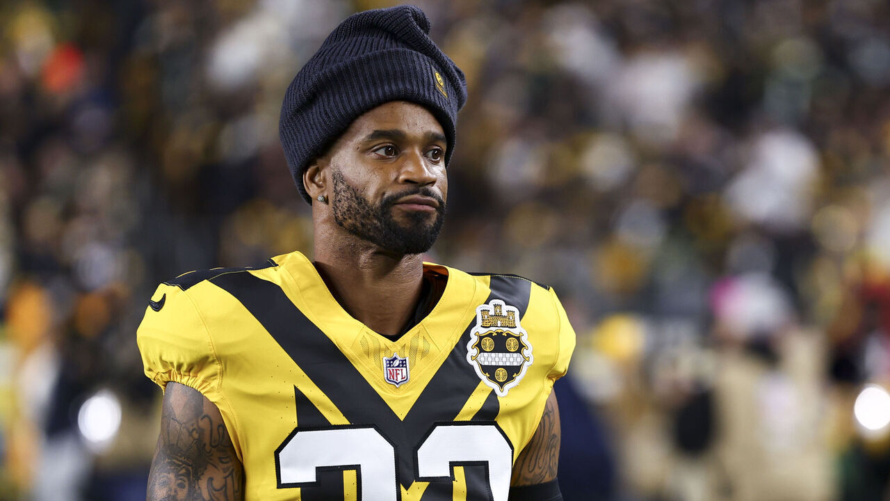 PITTSBURGH, PENNSYLVANIA - OCTOBER 26: Darius Slay #23 of the Pittsburgh Steelers walks the field prior to an NFL football game against the Green Bay Packers at Acrisure Stadium on October 26, 2025 in Pittsburgh, Pennsylvania.