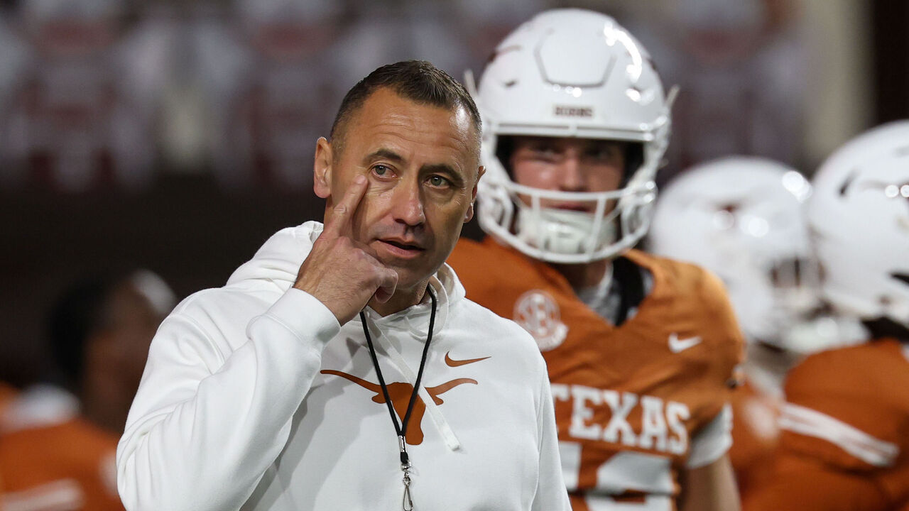AUSTIN, TX - NOVEMBER 28: Head coach Steve Sarkisian of the Texas Longhorns points to his eye while directing players before the SEC football game between Texas Longhorns and Texas A&M Aggies on November 28, 2025, at Darrell K Royal-Texas Memorial Stadium in Austin, TX.
