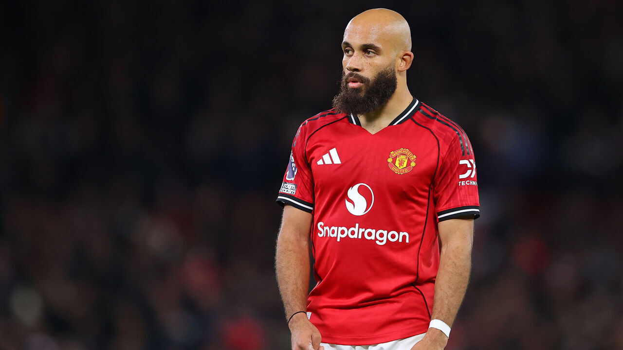 MANCHESTER, ENGLAND - NOVEMBER 24: Bryan Mbeumo of Manchester United during the Premier League match between Manchester United and Everton at Old Trafford on November 24, 2025 in Manchester, England.