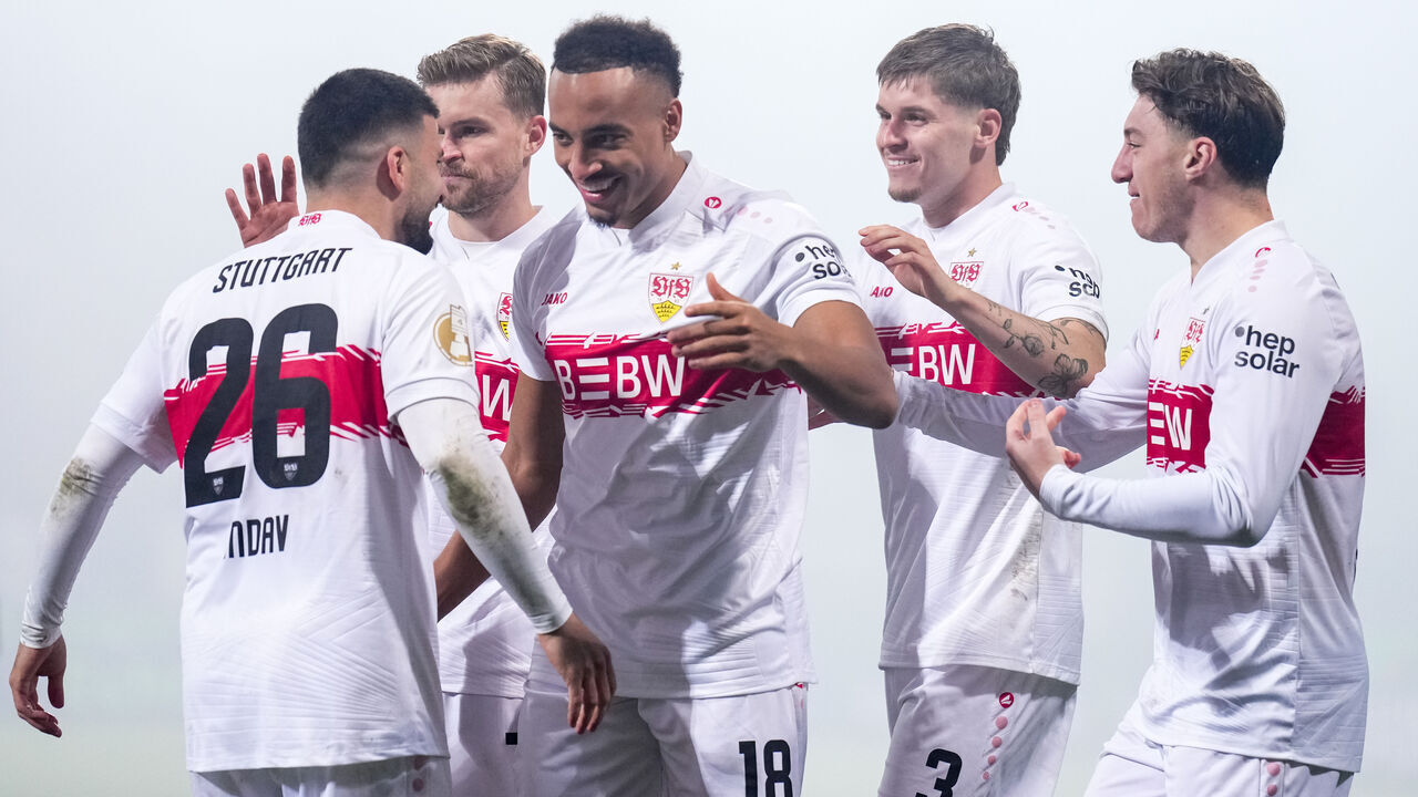 BOCHUM, GERMANY - DECEMBER 3: Deniz Undav of VfB Stuttgart, Maximilian Mittelstadt of VfB Stuttgart, Jamie Leweling of VfB Stuttgart, Ramon Hendriks of VfB Stuttgart and Angelo Stiller of VfB Stuttgart celebrate their team's second goal during the DFB Cup round of 16 match between VfL Bochum and VfB Stuttgart at Vonovia Ruhrstadion on December 3, 2025 in Bochum, Germany.