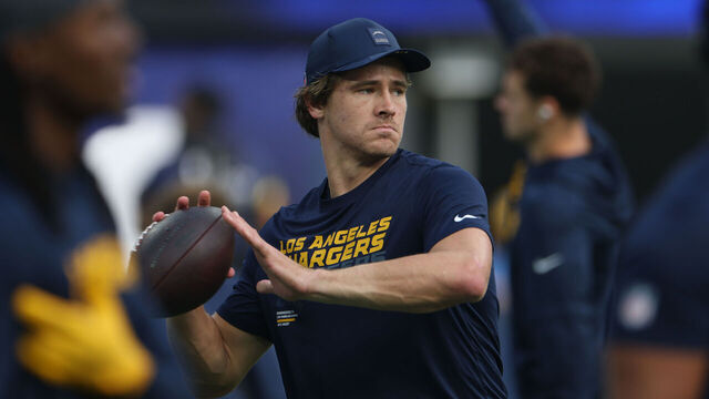 Inglewood, CA, Sunday, November 30, 2025 - Chargers quarterback Justin Herbert warms up before taking on the Las Vegas Raiders at SoFi Stadium. (Robert Gauthier/Los Angeles Times via Getty Images)