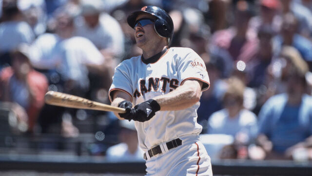 22 Jul 2001: Infielder Jeff Kent #21 of the San Francisco Giants at bat during the game against the Arizona Diamondbacks at Pac Bell Park in San Francisco, California. The Diamondbacks defeated the Giants 12-4.Mandatory Credit: Tom Hauck /Allsport