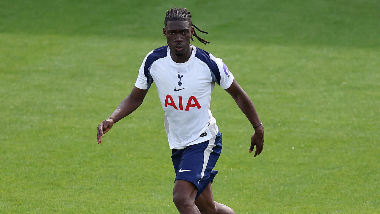 LUTON, ENGLAND - JULY 26: Yves Bissouma of Tottenham Hotspur during the pre-season friendly match between Luton Town and Tottenham Hotspur at Kenilworth Road on July 26, 2025 in Luton, England.