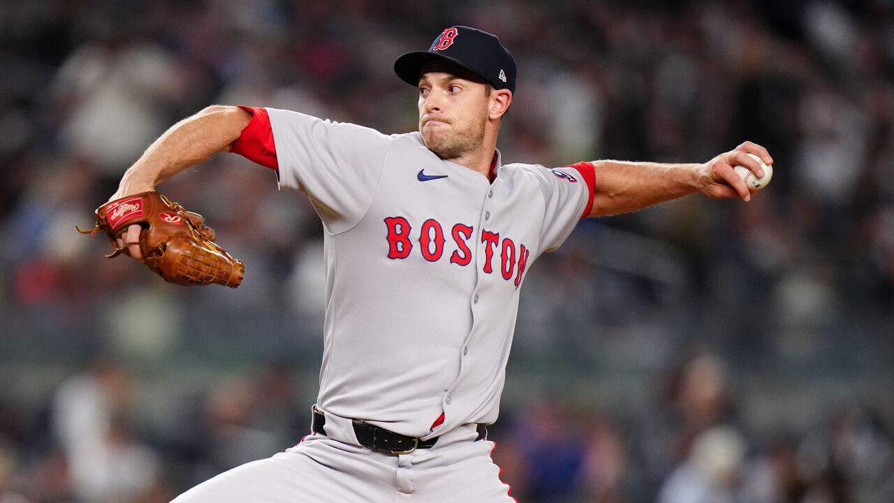 NEW YORK, NY - OCTOBER 02: Steven Matz #41 of the Boston Red Sox pitches during Game Three of the American League Wild Card Series between the Boston Red Sox and the New York Yankees at Yankee Stadium on Thursday, October 2, 2025 in New York, New York.
