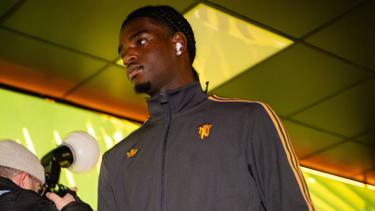 WOLVERHAMPTON, ENGLAND - DECEMBER 8: Ayden Heaven of Manchester United arrives prior to the Premier League match between Wolverhampton Wanderers and Manchester United at Molineux on December 8, 2025 in Wolverhampton, United Kingdom.