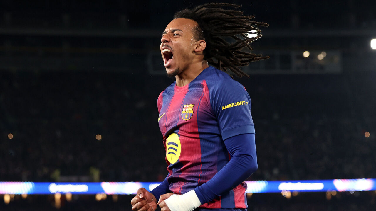 BARCELONA, SPAIN - DECEMBER 09: Jules Kounde of FC Barcelona celebrates scoring his team's first goal during the UEFA Champions League 2025/26 League Phase MD6 match between FC Barcelona and Eintracht Frankfurt at Camp Nou on December 09, 2025 in Barcelona, Spain.