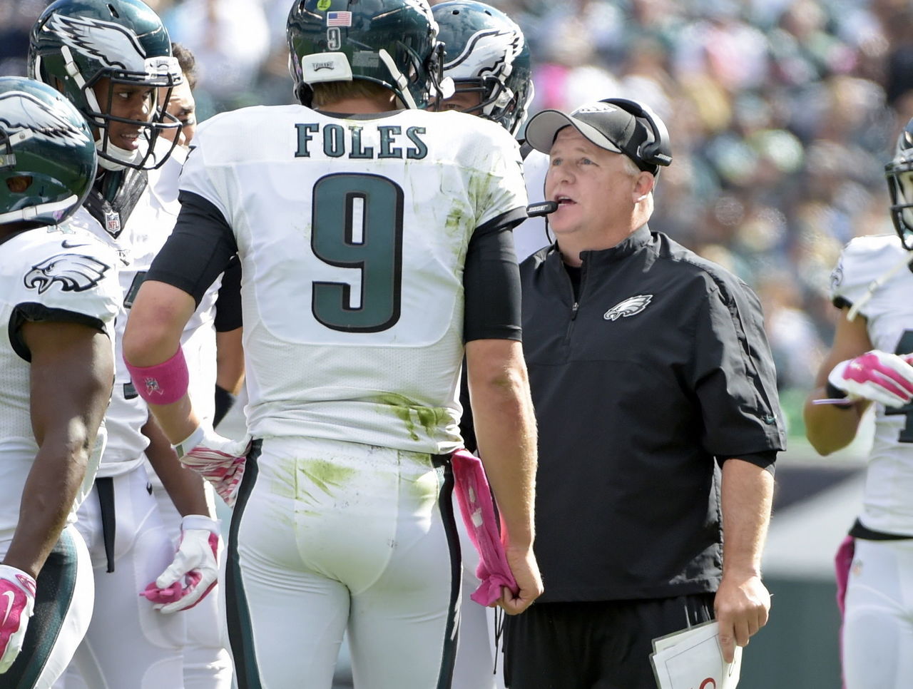 Eagles follow Kelly to top of NFC East