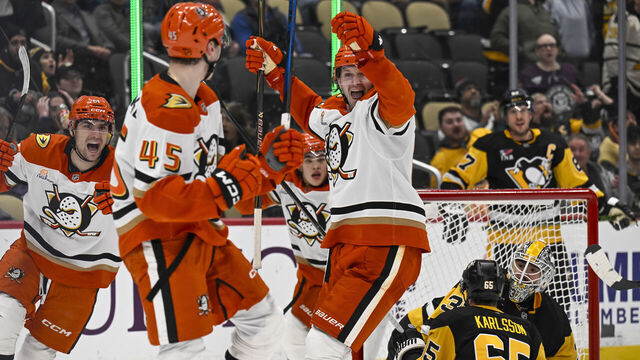 PITTSBURGH, PA - DECEMBER 09: Anaheim Ducks right wing Beckett Sennecke (45) scores the game tying goal in the final second of play against Pittsburgh Penguins goaltender Arturs Silovs (37) during the third period in the NHL game between the Pittsburgh Penguins and the Anaheim Ducks on December 9, 2025, at PPG Paints Arena in Pittsburgh, PA.