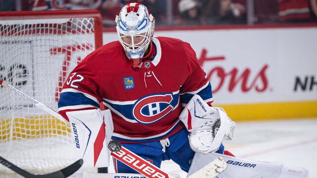 MONTREAL, QC - SEPTEMBER 25: Montreal Canadiens goalie Jacob Fowler (32) tends net during the warmup of the NHL pre-season game between the Toronto Maple Leafs and the Montreal Canadiens on Sept 25, 2025, at the Bell Centre in Montreal, QC