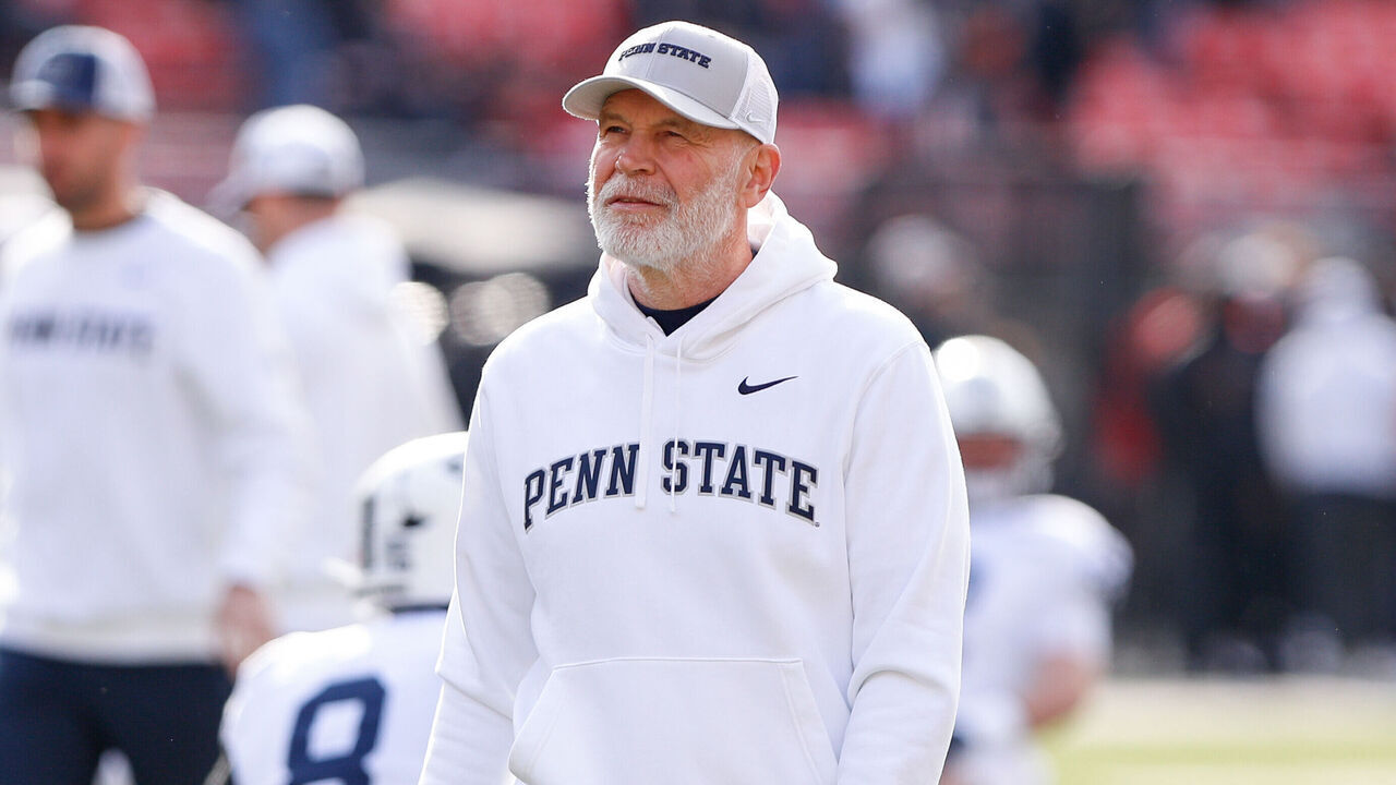 COLUMBUS, OH - NOVEMBER 01: Penn State Nittany Lions defensive coordinator Jim Knowles looks at the scoreboard before the game against the Penn State Nittany Lions and the Ohio State Buckeyes on November 1, 2025, at Ohio Stadium in Columbus, OH.