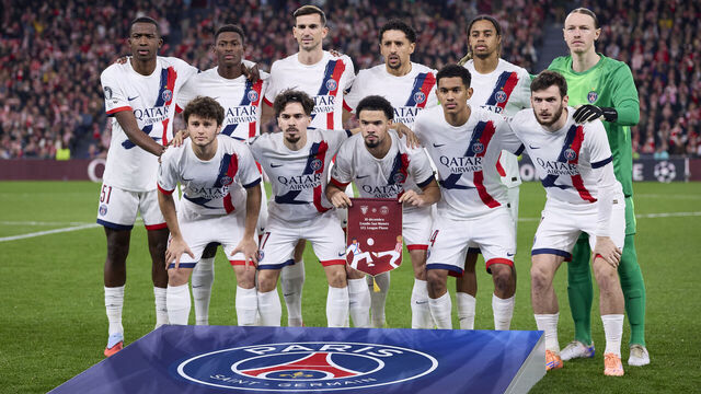 BILBAO, SPAIN - DECEMBER 10: Paris Saint-Germain pose for a team photo prior to the UEFA Champions League 2025/26 League Phase MD6 match between Athletic Club and Paris Saint-Germain at Estadio de San Mames on December 10, 2025 in Bilbao, Spain.