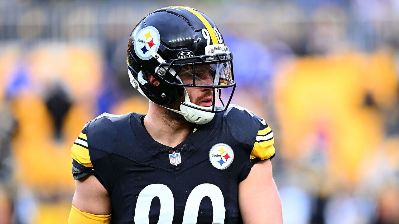 PITTSBURGH, PENNSYLVANIA - NOVEMBER 30: T.J. Watt #90 of the Pittsburgh Steelers warms up prior to the game against the Buffalo Bills at Acrisure Stadium on November 30, 2025 in Pittsburgh, United States.