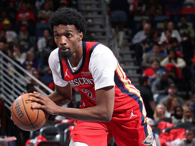 NEW ORLEANS, LA - NOVEMBER 14: Herbert Jones #2 of the New Orleans Pelicans handles the ball during the game against the Los Angeles Lakers during the 2025 - 2026 Emirates Cup Game on November 14, 2025 at the Smoothie King Center in New Orleans, Louisiana. Mandatory Copyright Notice: Copyright 2025 NBAE