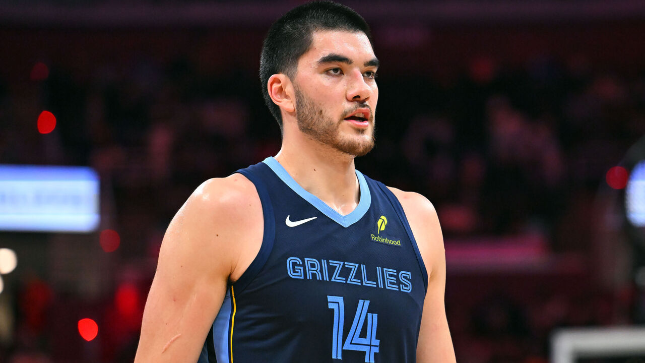 CLEVELAND, OHIO - NOVEMBER 15: Center Zach Edey #14 of the Memphis Grizzlies walks to the bench during the fourth quarter against the Cleveland Cavaliers at Rocket Arena on November 15, 2025 in Cleveland, Ohio. The Cavaliers defeated the Grizzlies 108-100.
