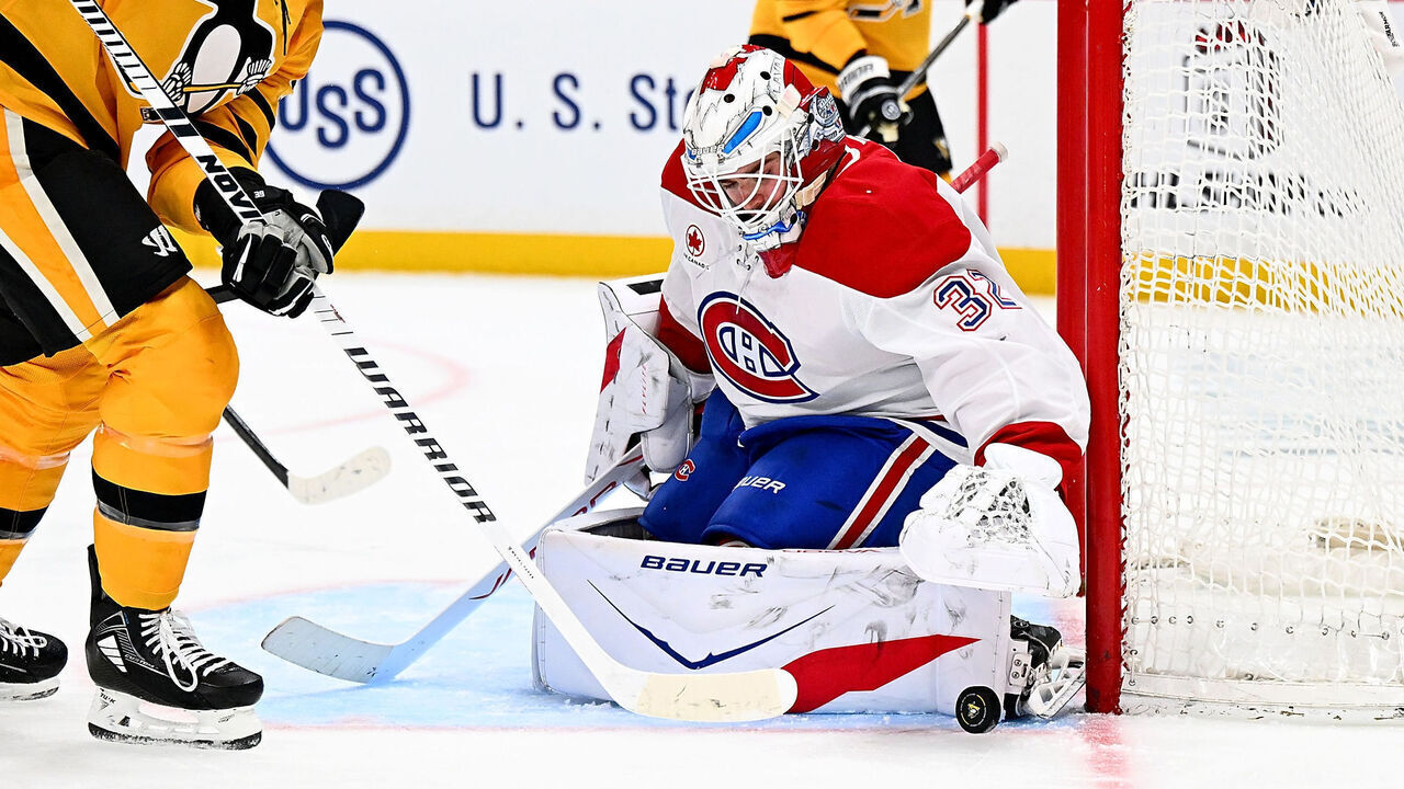 PITTSBURGH, PA - DECEMBER 11: Jacob Fowler #32 of the Montréal Canadiens protects the net in his NHL debut against the Pittsburgh Penguins at PPG PAINTS Arena on December 11, 2025 in Pittsburgh, Pennsylvania.