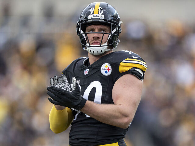 PITTSBURGH, PENNSYLVANIA - NOVEMBER 16: T.J. Watt #90 of the Pittsburgh Steelers reacts during an NFL football game against the Cincinnati Bengals at Acrisure Stadium on November 16, 2025 in Pittsburgh, Pennsylvania.