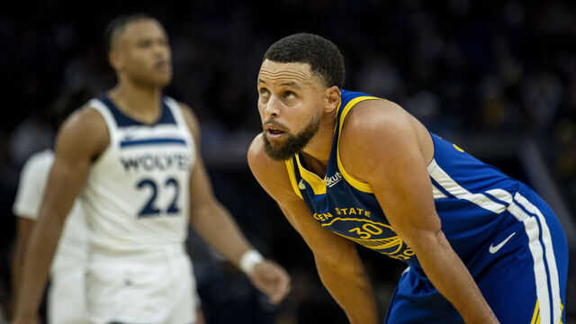 Golden State Warriors guard Stephen Curry (30) looks up during the second half of their NBA basketball game in San Francisco, Friday, Dec. 12, 2025. The Timberwolves defeated the Warriors 127-120.